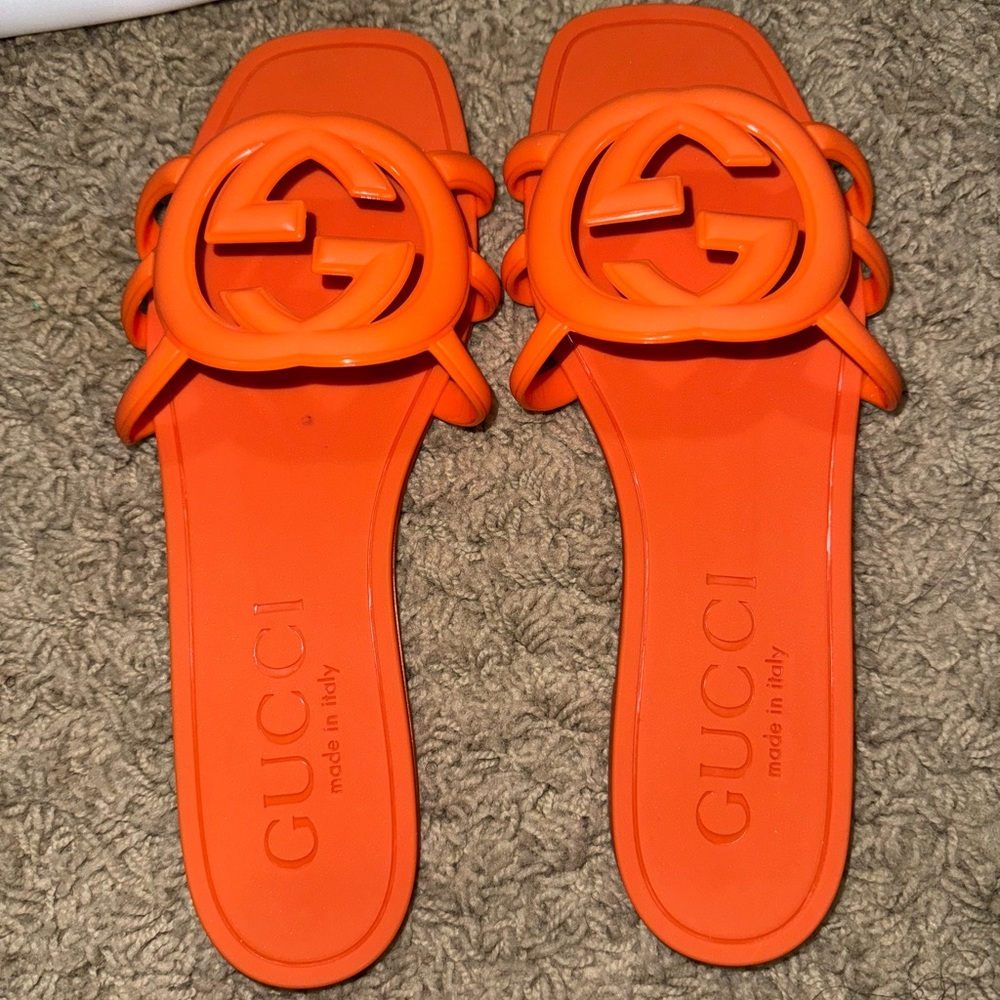 ORANGE INTERLOCKING SLIDE SANDAL Size 9